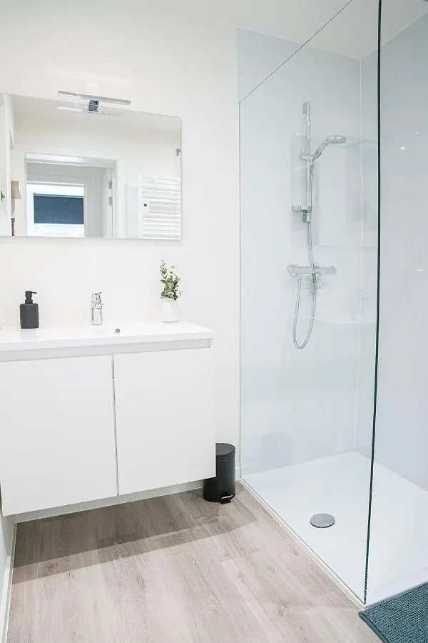 Etage 2 - Appartement In Centrum, 300M Van Zee En Gratis Parking Ostend