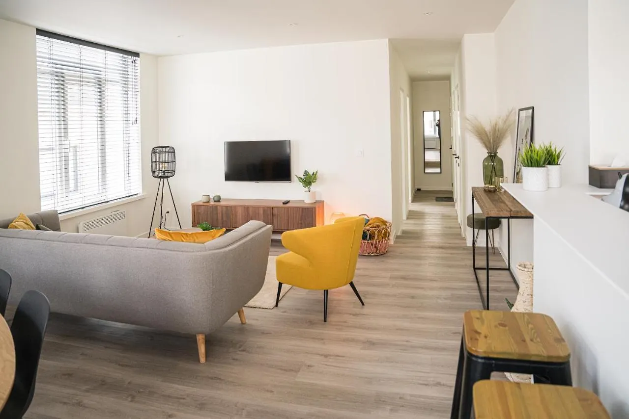 Apartment Etage 2 - Appartement In Centrum, 300M Van Zee En Gratis Parking Ostend